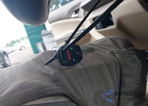 2010 Honda Accord Lxp z USA, uszkodzony, nr VIN 1HGCP2F40AA193732